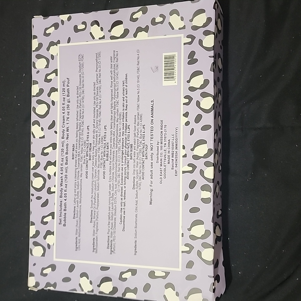Studio selection bath gift set - Picture 2 of 2